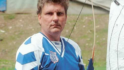 Peter Fjällgård tog SM-brons i bågskytte klassisk stil på tavla i Borås förra helgen.