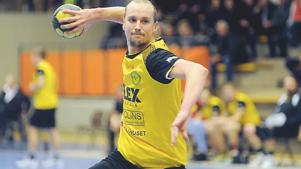 MOT NYA MÅL. Spelande tränaren Robin Löfstedt är positivt inställd till en fortsättning i Hultsfreds HF nästa säsong.