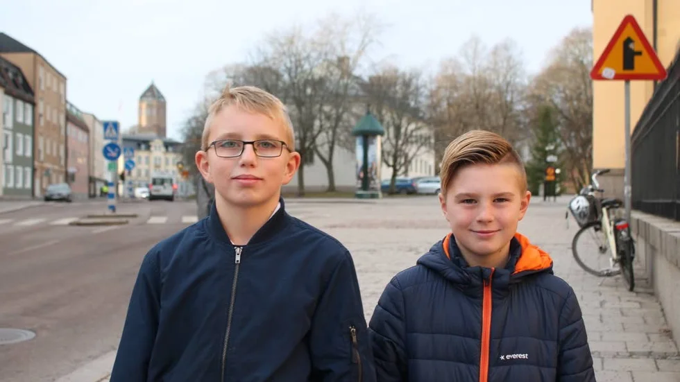 Anton och Theo Krantz tänker köpa en lådcykel för att förenkla insamligen av burkar och petflaskor.