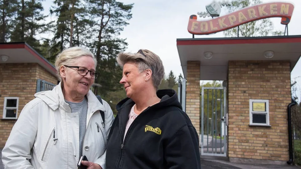 Sanne Swahn och Lotta Lindhe säger att det är dansbanden som lockar till Parken nu förtiden.