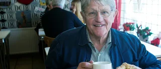 Motalakändis hyllar fika i ny bok