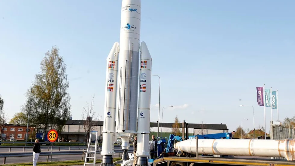 Rymdstaden Linköping. Ruags modell av raketen Ariane 5. Varför inte gå vidare med en rymdhamn?