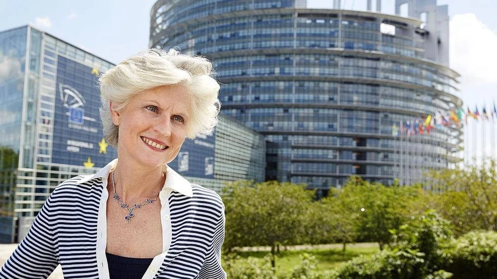 Anna-Maria Corazza Bildt diplomeras till surströmmningsambassdör idag.