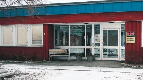 Knivdåd. Det var i ett uppehållsrum i hantverksprogrammets lokaler på Baumansgatan som en elev blev knivskuren.