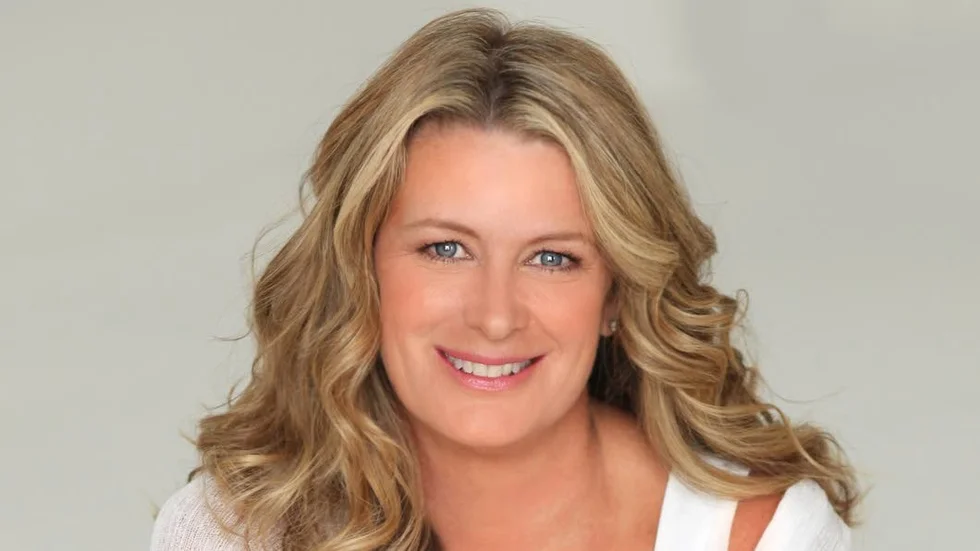 Kristin Hannah, född 1960, arbetade som jurist i Seattle innan hon började skriva på heltid. Hon har fått flera utmärkelser för sina romaner.