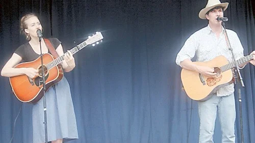 Brennen Leigh och Noel Mckay spelade country i Målilla.