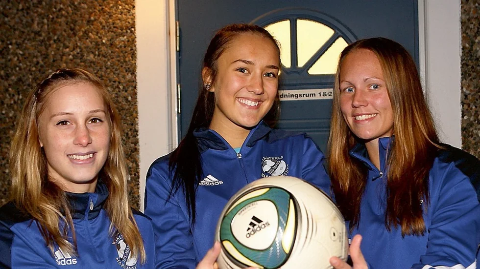 Amanda Hjort, Emilia Rosenqvist och Rebecka Sand gjorde otroliga 87 mål tillsammans för HM IS i år. Foto: Roelof Stroetinga