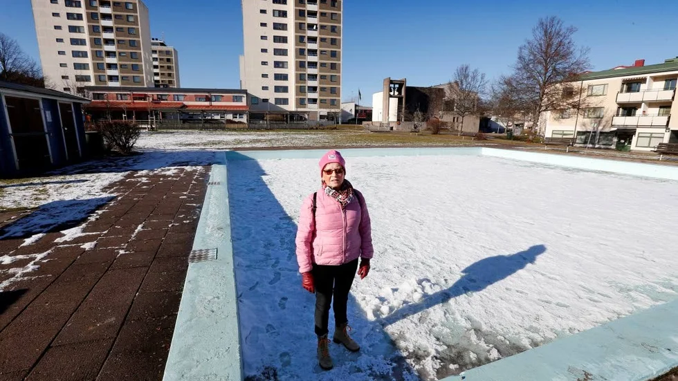 Irmeli Andersson är ordförande för lek- och plaskdammsföreningen i Johannelund och kämpar för att Linköpings sista plaskdamm ska få vara kvar.