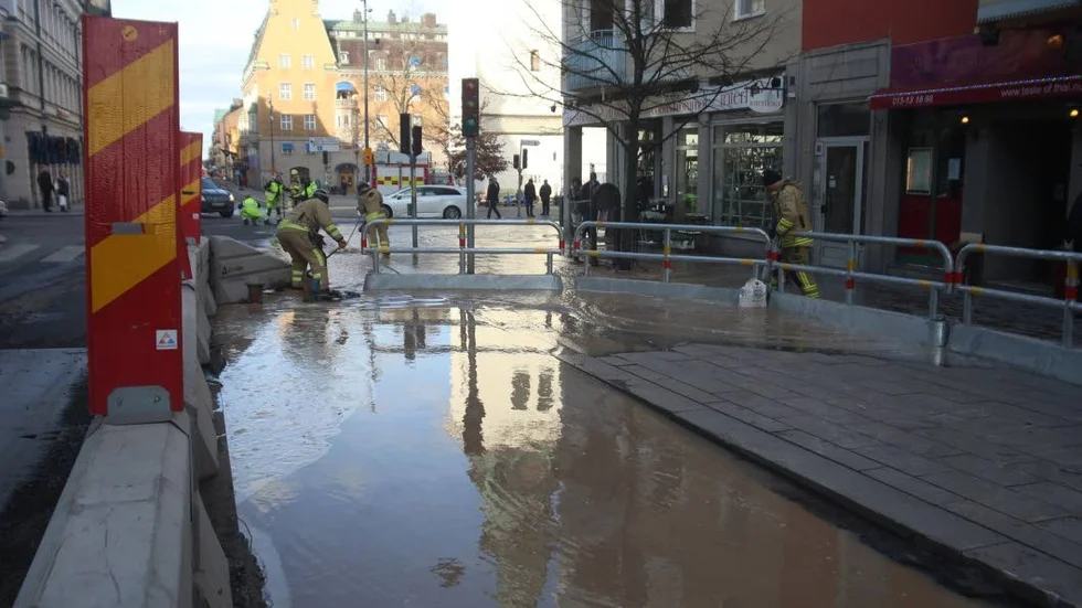 Så här såg det ut på S:t Larsgatan strax efter larmet.
