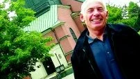Bengt Olof Dike vid Hedvigs kyrka. Frågan är om han kommer in i församlingens kyrkoråd också, dit han kandiderar i kyrkovalet på söndag.
Foto: Anita Kjellberg (011-200 462)
anita.kjellberg@folkbladet.se