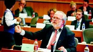 Från Bryssel till Folkbladet. Göran Färm fick lämna EU vid valet till EU-parlamentet förra året. På måndag debuterar han som krönikör i Folkbladet under vinjetten "Färm i världen.
FOTO: PRESSENS BILD