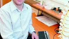  Som ordförande för Sveriges Naprapatförbund kommer jag att sträva efter att landstingen ska sluta vårdavtal med fler naprapater, säger Jan Arvidsson. I dag får jag många telefonsamtal från människor som inte har råd att gå till en naprapat.
Foto: Anita Kjellberg (011-200 462)
anita.kjellberg@folkbladet.se