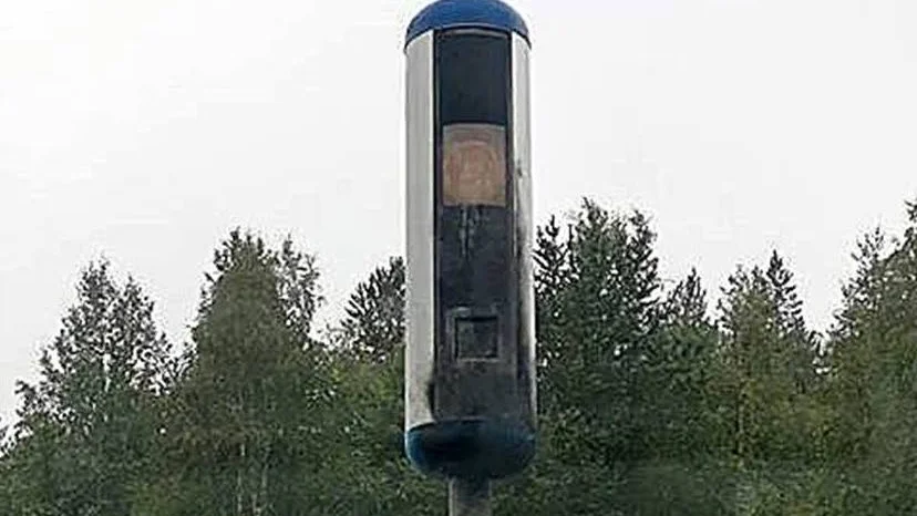 Fartkameran vid södra Sunderbyn utsattes under natten mot måndag för ett sabotage. fartkamerorna i området har vid flertalet tilllfällen vandaliserats vilket kostar stora belopp.