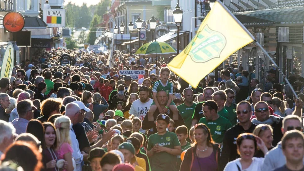PT sänder invigningsparaden under Piteå Summer Games.
