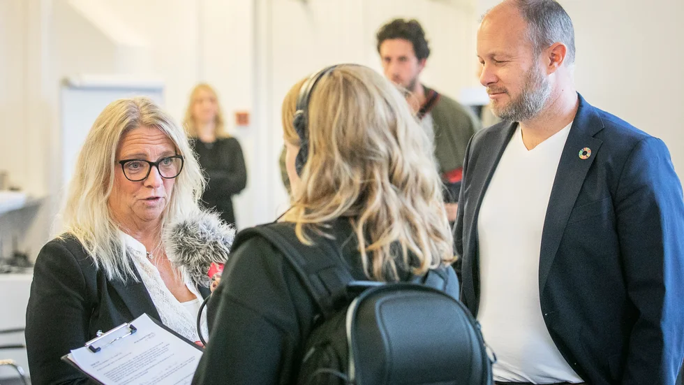 Meit Fohlin (S) ser att det finns argument både för och emot Gotlandshems planer på att bygga bostadsrätter på Gråbo ängar, medan Andreas Unger (M) personligen inte välkomnar projektet. 