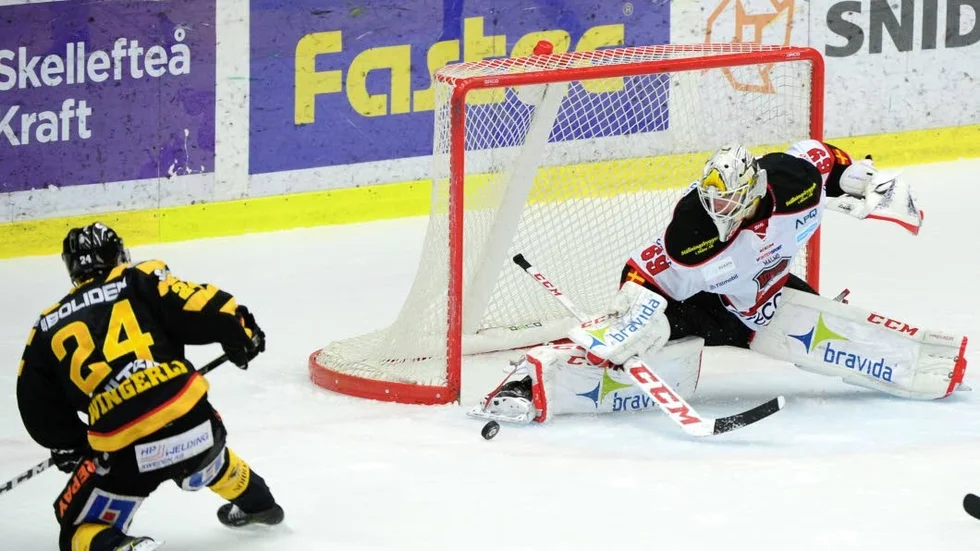 HÖLL NOLLAN. Malmös målvakt Oscar Alsenfelt var ett "spöke" för Skellefteåspelarna i fredagsmatchen. På bilden ses Alsenfelt rädda Andreas Wingerlis jätteläge.