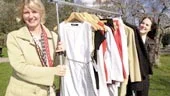 Kvinnligt, funktionellt och hållbart är nyckelord för Annelie Pettersson och Isabel Lundahl och deras nystartade klädmärke Råh. Vårens kollektion som finns i butikerna nu går i färgerna rött, vitt, svart och beige.
FOTO: ROBERT SVENSSON
