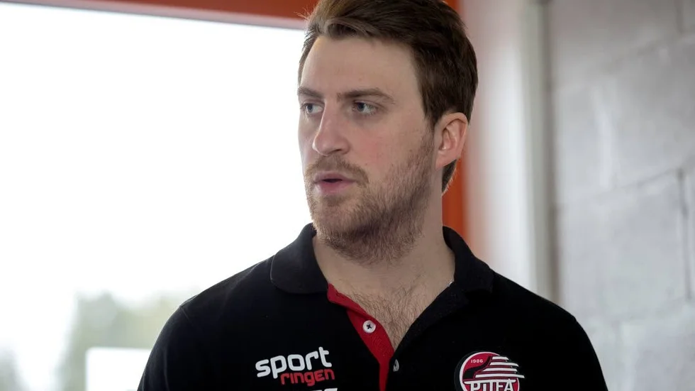 Jonatan Glader bekräftar att intresse finns från Piteå Hockey, men att det inte bedrivs någon desperat jakt. (Arkivbild)