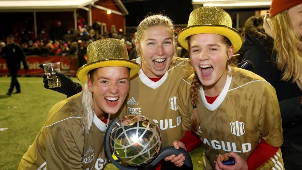 Jo Blankenship (i mitten) tillsammans med Ronja Aronsson och Andrea Norheim.