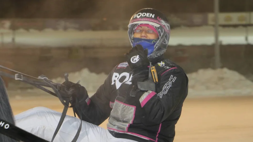 Hanna Olofsson körde hem ett hattrick i kylan på Skelleftetravet.