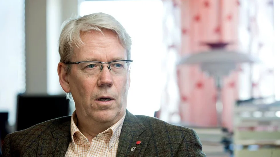 Kommunalrådet Peter Roslund vill nå en dialog där Trafikverket smalnar av järnvägskorridoren. ”Åtminstone i ytterkanterna. Som regelverket är nu är situationen tillväxthämmande”, säger han. (Arkivbild)