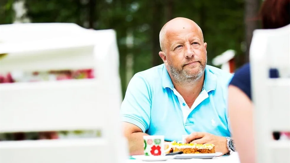 "Det är inte okej, men mediebilden att jag ska ha skott mig och att OK ska ha förlorat pengar är fel. Det är också konstaterat av revisorerna", säger Mikael Åström.
