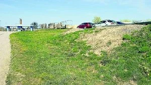2,5 miljoner kronor får Finspångs kommun skjuta till för att öka antalet parkeringsplatser på Grosvad. Foto: Robert Svensson