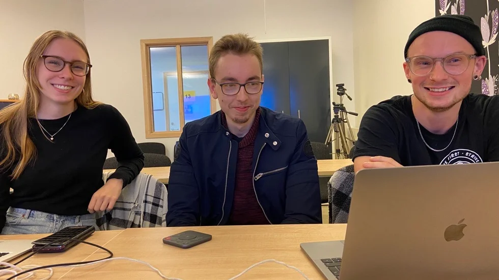 Lisa Nestor, Henrik Johansson och Oscar Stenfelt är tre av studenterna som har påbörjat den nya webbmasterutbildningen i Vimmerby. Alla tre bor i kommunen och ser fördelen med att inte behöva flytta härifrån för att utbilda sig.