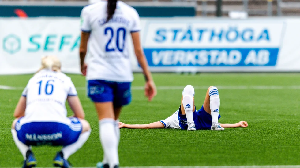 My Cato deppar efter förlusten i seriefinalen mot Växjö.