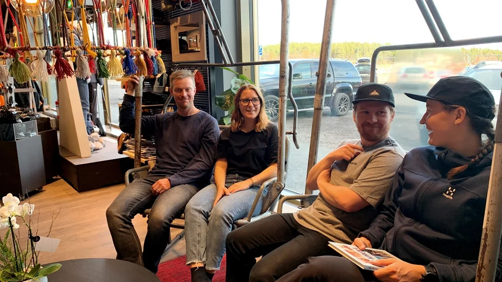 Butiksägaren Johan Andersson, med personalen Ida Olofsson, William Stålnacke och Malva Björkman. 