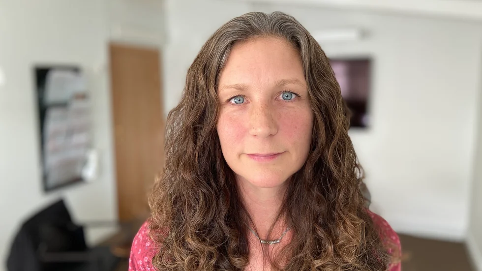 Anna Falk är kommunikations- och marknadschef på Sörmlands Sparbank. "Vi vill hjälpa våra kunder att göra hållbara val", säger hon. 