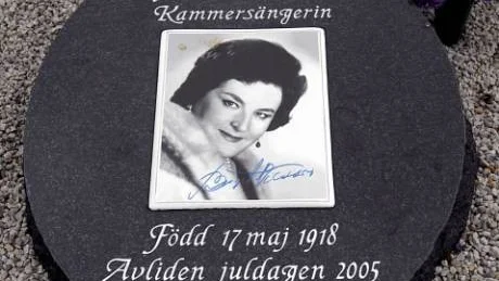 Birgit Nilssons grav på kyrkogården i Västra Karup. Foto: Jurek Holzer  SvD/Scanpix