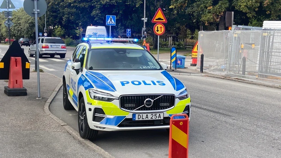 Polisen på plats vid olycksplatsen.