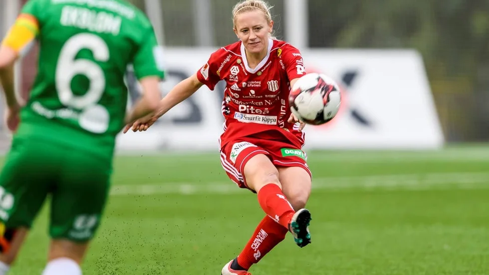 SEGER I SIKTE. Lena Blomkvist och hennes Piteå IF spelar en viktig sexpoängsmatch mot Eskilstuna på söndag.