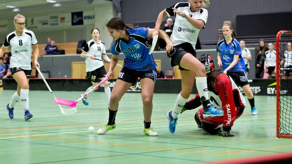 TILLBAKA. Emma Keil öste in poäng senast hon spelade innebandy med Öjebyn. Nu är hon tillbaka i laget.