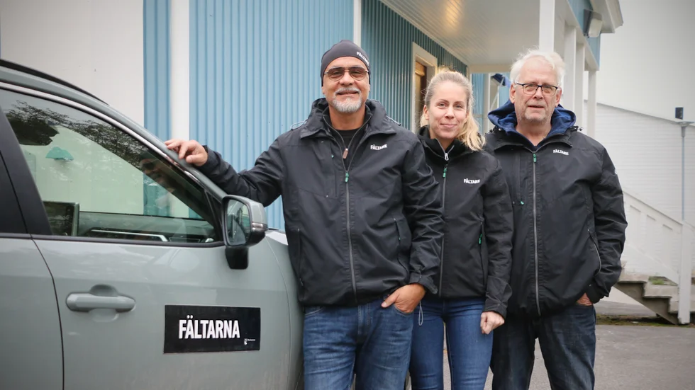 Fältarna Carlos Pereyra, Anna Kemi och Anders Elvhäger har gått ut på Facebook med information till föräldrar om ungdomsstök på stan.  (Arkivbild)