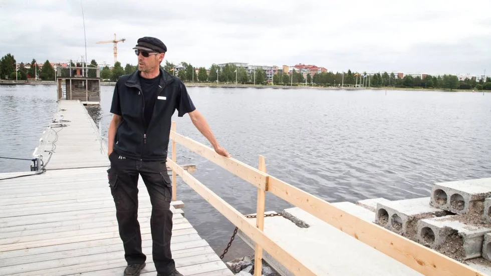 VÄNTAR. Tomas Lindbäck som driver Västra kajen camping väntar på besked om nytt avtal med Piteå näringsfastigheter. (Arkivbild)