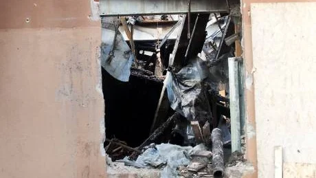 En av brandorsakerna kan ha varit en svetsloppa som tände eld på frigolitskivor som stod lutade mot en av husväggarna.