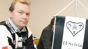 Sylvias presenterade sin nya tränare Mats Tott Karlsson i går med orden det känns som om vi fått bingo.
FOTO: ANITA KJELLBERG