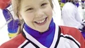 9-åriga Cornelia Gillberg från Norrköping fick igår träffa sina idoler i Tre Kronor. Mest imponerad är hon av målvakten Kim Martin.
FOTO: ROBERT SVENSSON