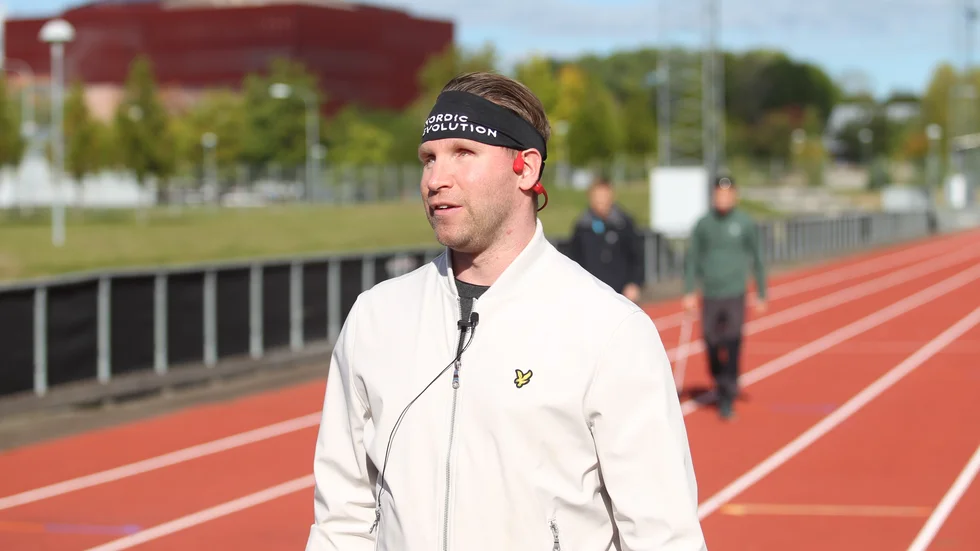 Johan Pettersson som jobbar för Synskadades Riksförbund i Östergötland ger höga betyg till det nya systemet. 