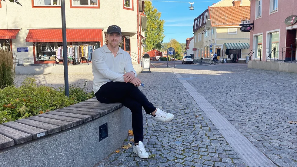 27-åringen ser fram emot en fin säsong med Leksand. "Vi har ett riktigt bra lag", säger backen. 