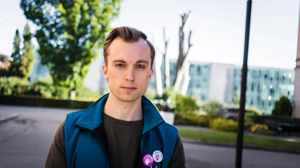 Kristian Hjertén, ordförande Vårdförbundet i Uppsala, tycker att arbetsgivarna själva har skapat ett system som inte fungerar.