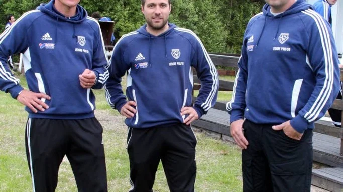 Öjebyns pojkar 15 har Peter Vikström (till vänster), Magnus Johansson och Fredrik Cortinovic som tränare.