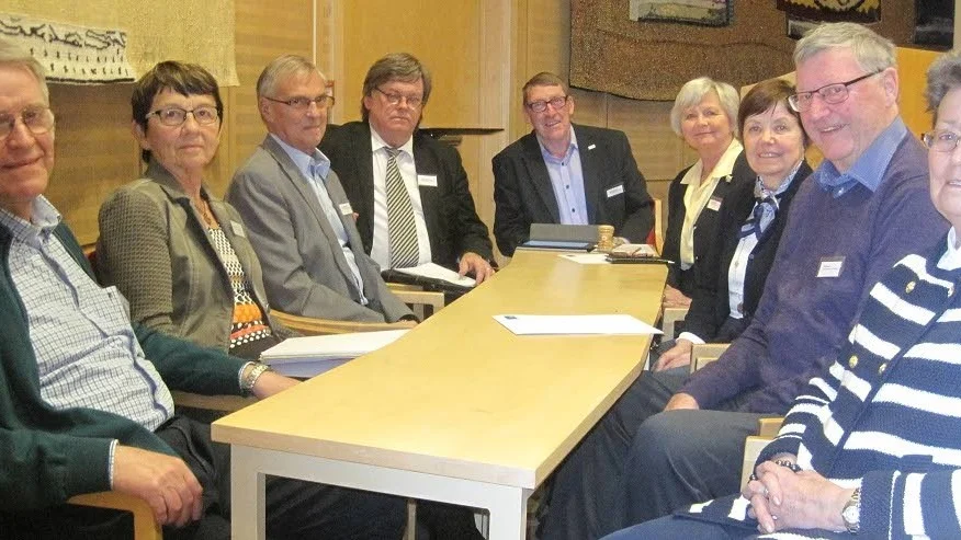Samling. Styrelsen för SPF Seniorerna Norrbotten. Från vänster Ingemar Johansson, Kiruna, Nanny Öryd, Gällivare, Mats Rensfeldt, Luleå (kassör), Kenneth Strömberg, Luleå (sek), Bengt Ingesson, Piteå (ordf), Inger Karlman, Luleå (v ordf), Kerstin Malmström, Övertorneå, KG Aasa, Luleå och Mona Wilsson, Piteå.