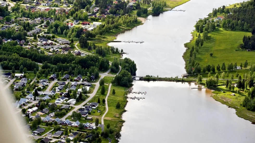 Minne. Snart är den gamla broförbindelsen mellan fastlandet och Fårön ett minne blott. Våren 2018 ska 20-miljonerprojektet stå klart.