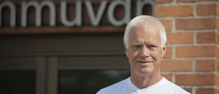 Han fortsätter som chef