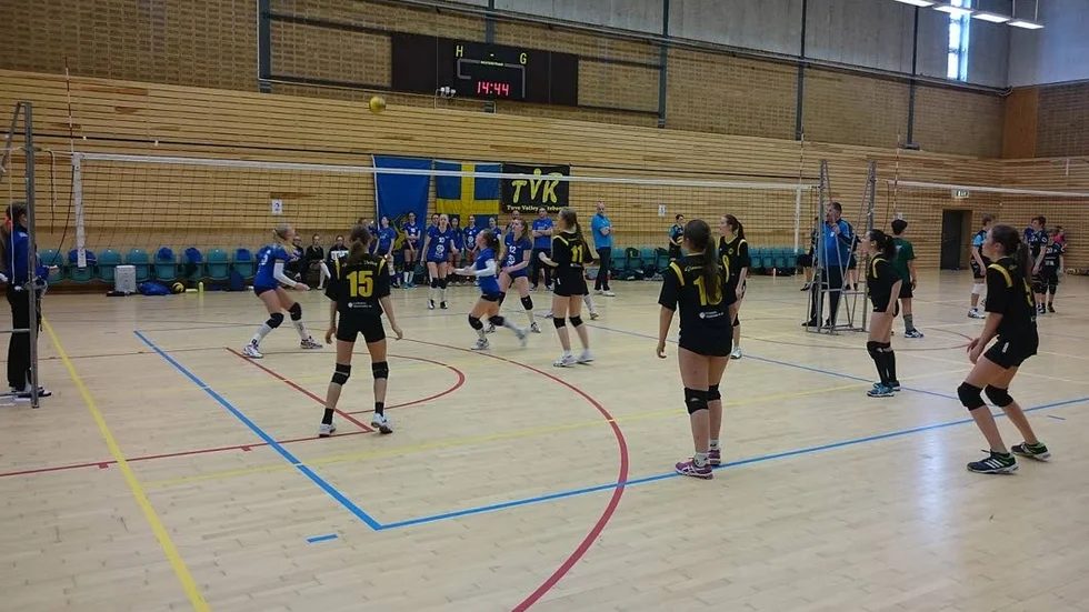 Glommersträsks U17-lag i volleyboll har i helgen spelat SM-slutspel i Göteborg. Laget förlorade sina matcher i gruppspelet men avslutade turneringen med att vinna två placeringsmatcher i rad vilket gjorde att Glommerstjejerna slutade på 13:e plats i SM.