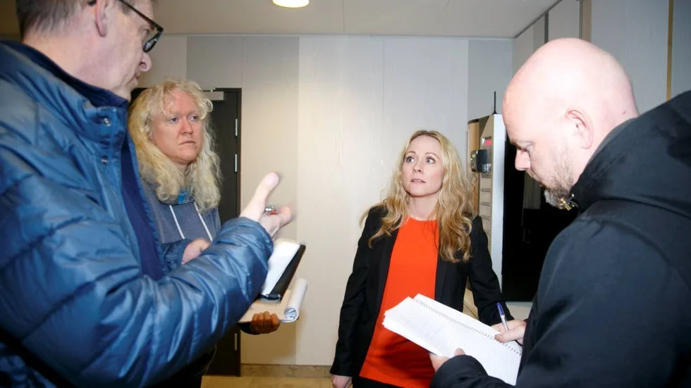 Kammaråklagare Lindha Strömberg menar att båda männen kan dömas för mord – även om det råder osäkerhet om vem som skurit med kniven.