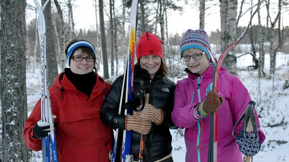 Elisabeth Lestander och Charlotta Westberg ska delta i vinterns Top of Arjeplog. Initiativtagaren Maria Söderberg längst t.h. har redan börjat och under julhelgen besteg hon två – ja nästan tre toppar.